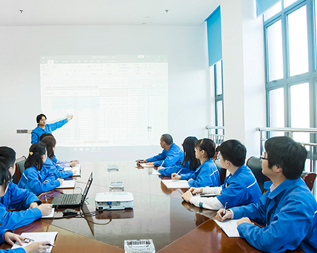 本公司现有从业人员450人，其中技术人员13人、管理人员22人、检验人员21人